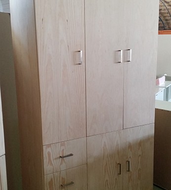 5 Door Virginia Wardrobe – Vineer