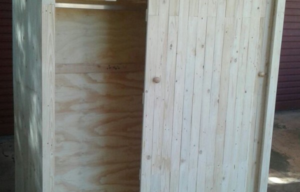 Pallet Wardrobe
